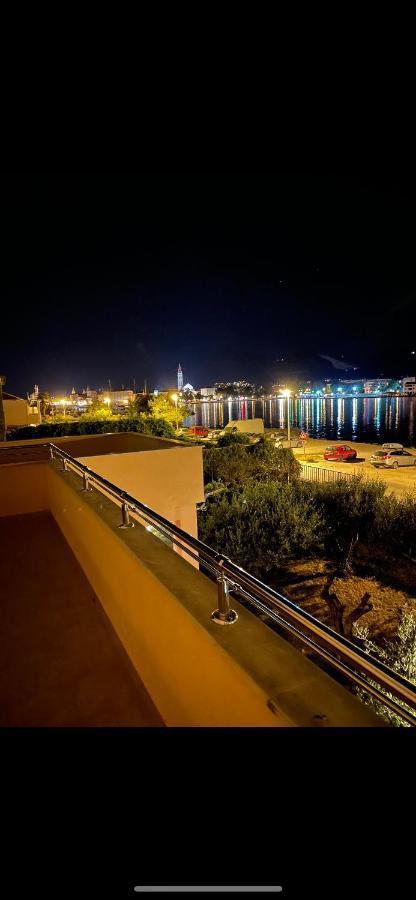 Apartments Kapetanovi Dvori Τρογκίρ Εξωτερικό φωτογραφία