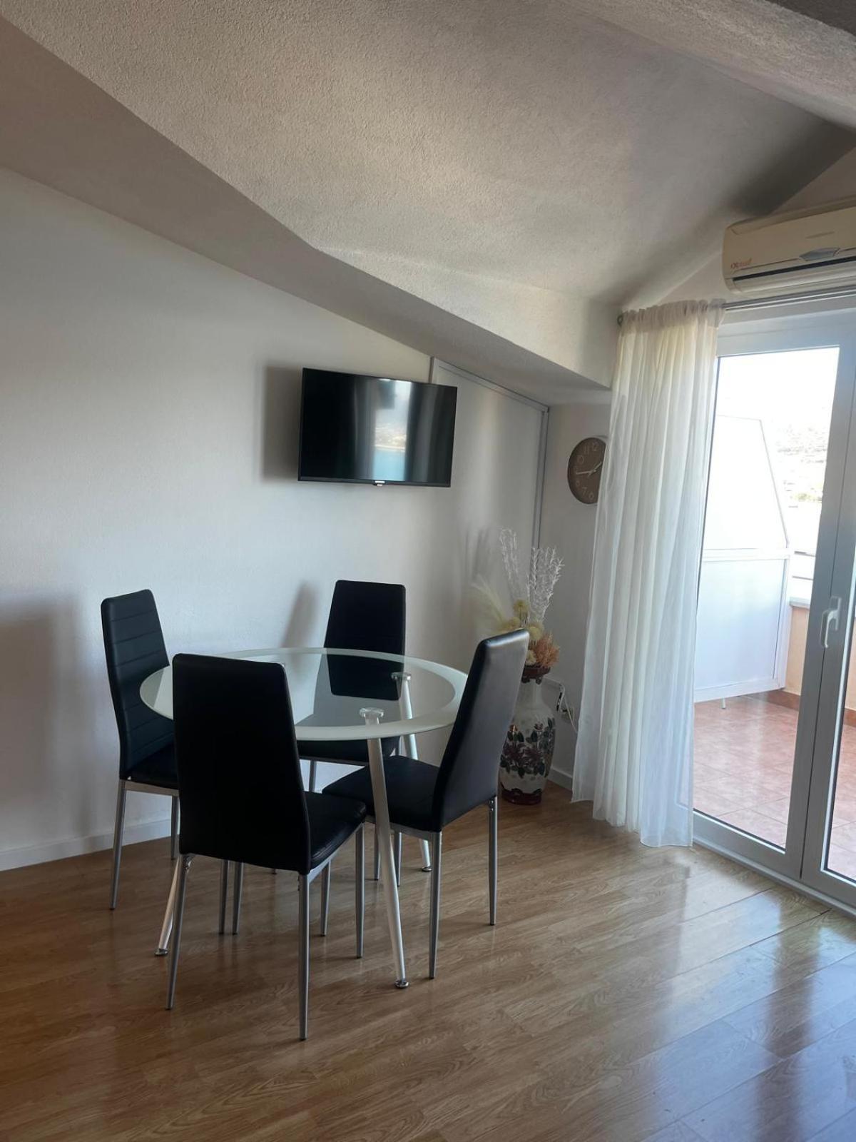 Apartments Kapetanovi Dvori Τρογκίρ Εξωτερικό φωτογραφία