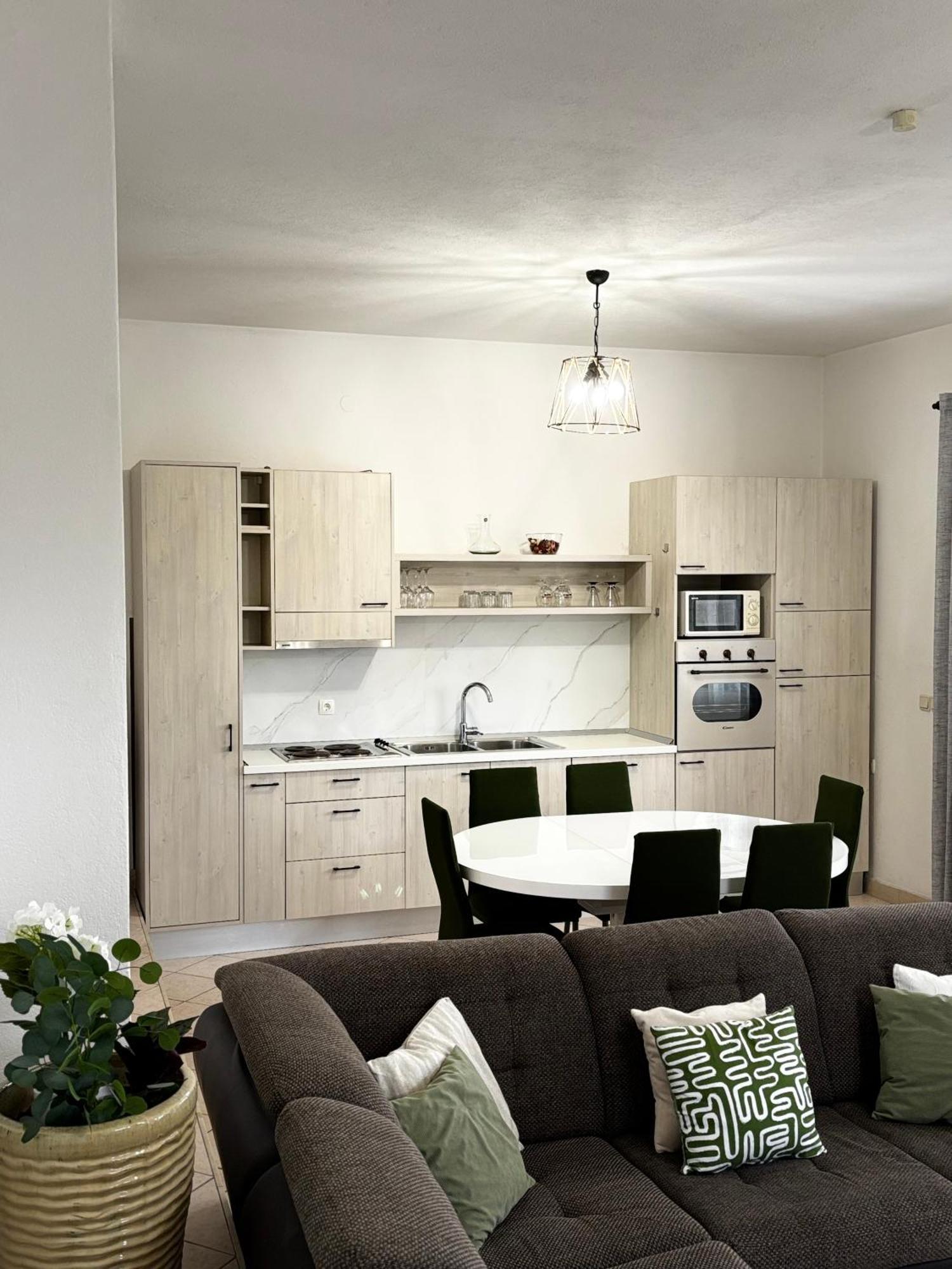 Apartments Kapetanovi Dvori Τρογκίρ Εξωτερικό φωτογραφία