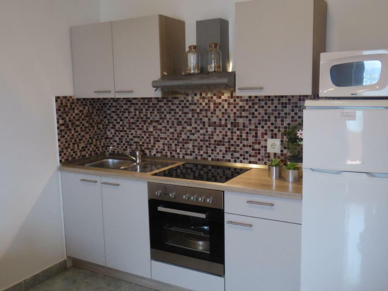 Apartments Kapetanovi Dvori Τρογκίρ Εξωτερικό φωτογραφία